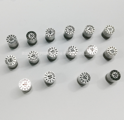 8MM Data formy Pieczęć miesiąca Rok, Materiały SUS420 48-52HRC Wkładki daty formy