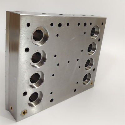 1.2083 Stalowe wielogłębione wtyczki.