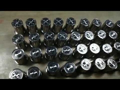 Elementy form wtryskowych z tworzyw sztucznych o twardości 50-52 HRC, piny i komponenty gniazd z obróbką EDM