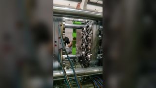 Forma pokrywająca powierzchnię lustra